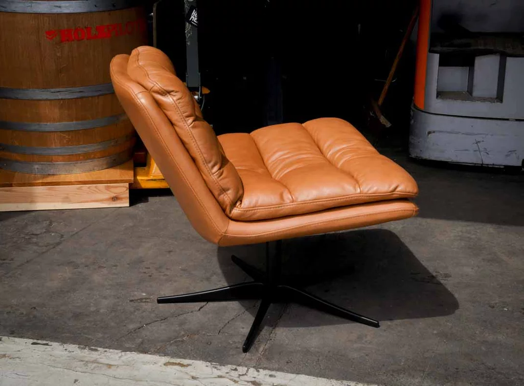 Drehsessel Leder in der Farbe Cognac - 360° drehbar