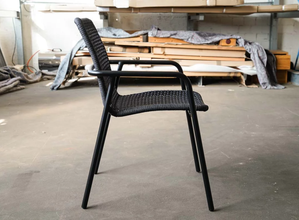 Alu Gartenstuhl mit Armlehnen gefertigt