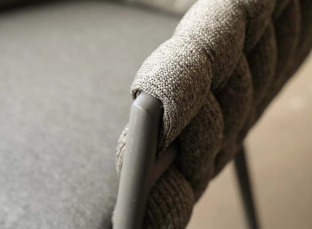 Detailansicht Gartenstuhl modern aus Aluminium und einem Olefin Bezug