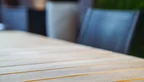 Gartentisch modern aus Teak und Metall