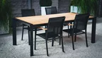 Massiver Gartentisch modern aus Teakholz und Aluminium gefertigt
