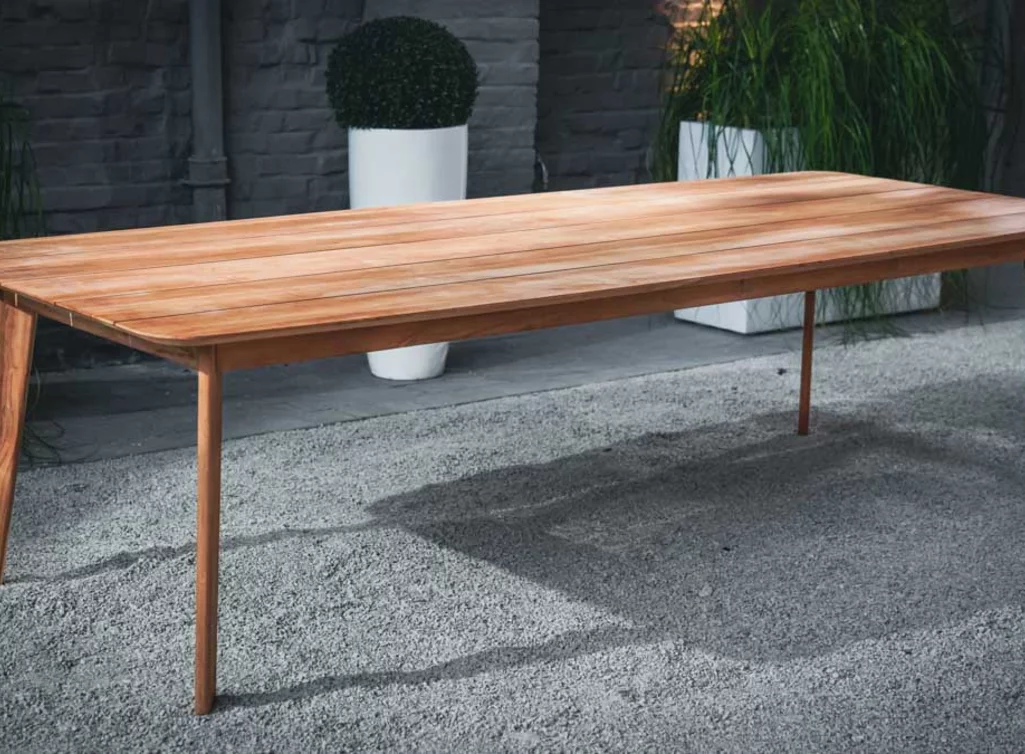 Gartentisch Teak im massiver Ausführung