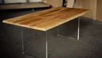 Montagebeispiel: Acrylglaswangen im 2er Set mit Eiche Tischplatte