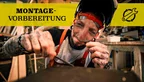Montagevorbereitung Tischgestell mit Tischplatte verbinden