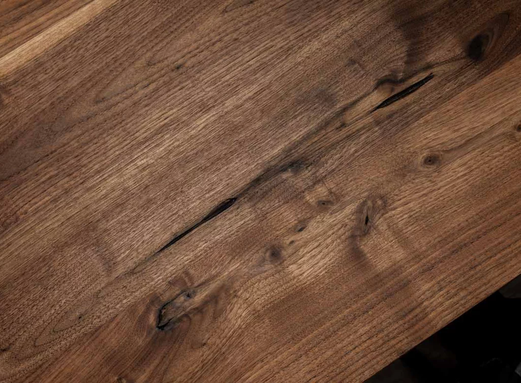 Holzplatte nach Maß aus Massivholz Nussbaum Detailansicht Holzplatte nach Maß aus Massivholz Nussbaum Detailansicht