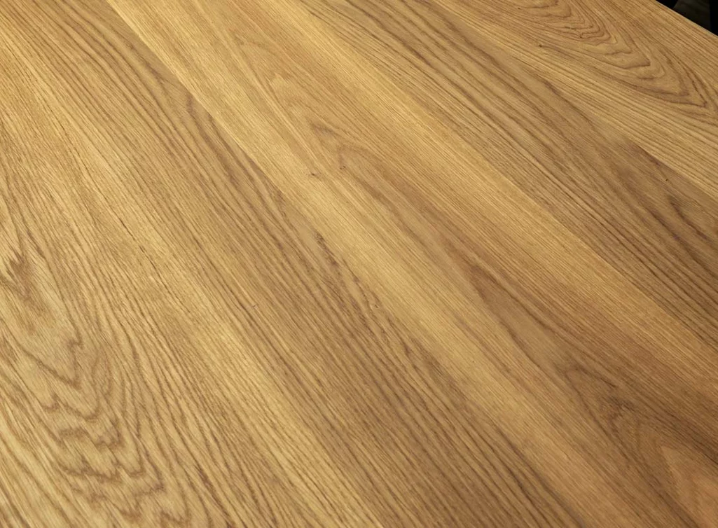 Holzplatte massiv Eiche in astfreier Qualität 3cm Detailansicht Holzplatte massiv Eiche in astfreier Qualität 3cm Detailansicht