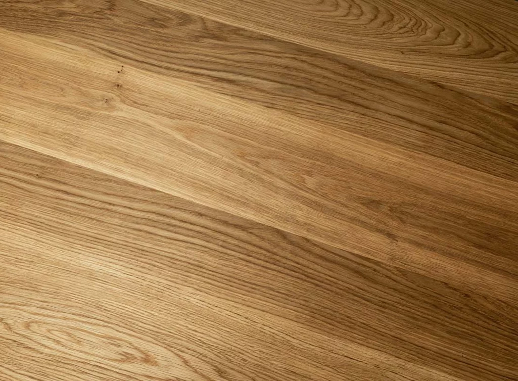 Tischplatte rund aus Eiche Massivholz in aufgedoppelter Bauweise gefertigt Tischplatte rund aus Eiche Massivholz in aufgedoppelter Bauweise gefertigt