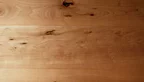 Holzplatte oval mit charaktervollem Astanteil massiv gefertigt