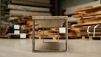 Massivholzbank im Industrial Design mit schlichten Stahlkufen - Sitzbank UAL906-B