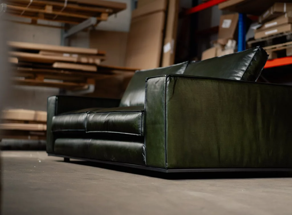 Leder Lounge Sofa Abbildung in der Farbe British Green Leder Lounge Sofa Abbildung in der Farbe British Green
