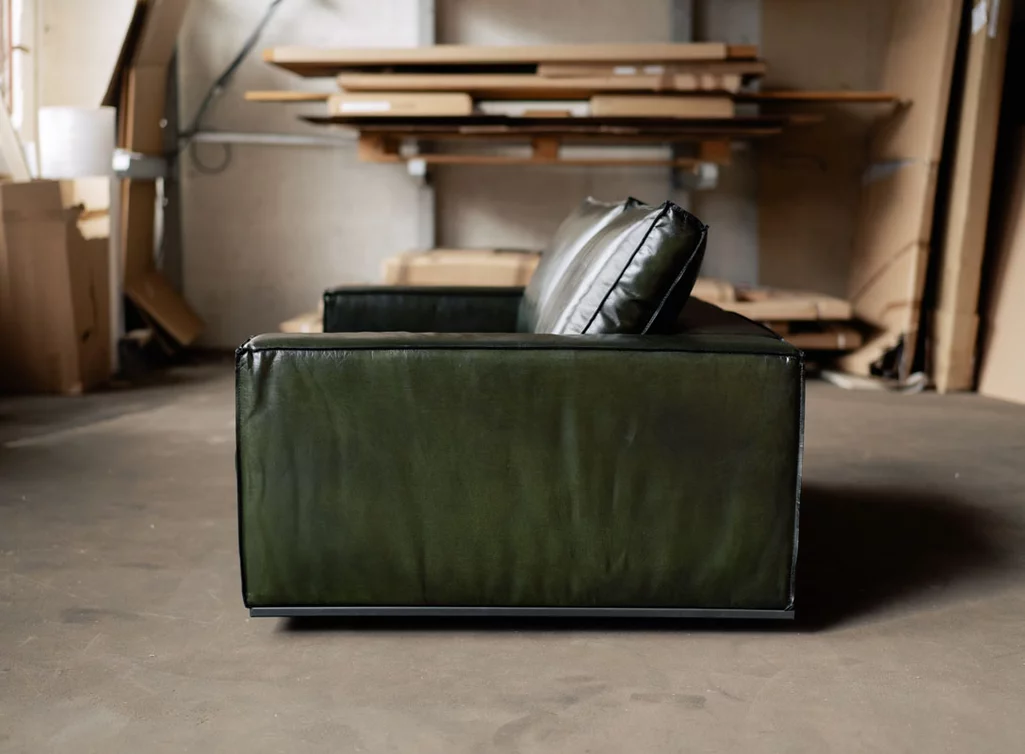 Bequemes Leder Lounge Sofa in verschiedenen Farben verfügbar Bequemes Leder Lounge Sofa in verschiedenen Farben verfügbar