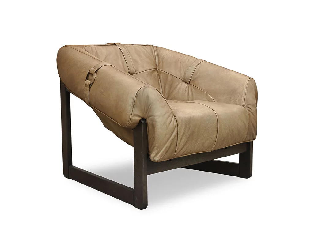 Clubsessel modern aus Echtleder und Holz gefertigt Sitzplatz 29C.
