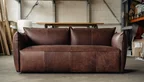 Sofa aus Echtleder mit Armlehnen in verschiedenen Größen verfügbar