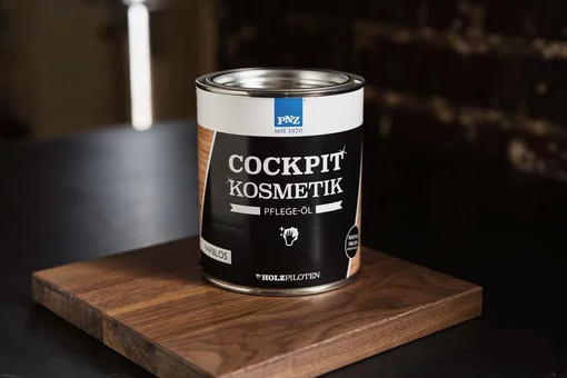 Holz Pflege Öl natürliche Cockpit Kosmetik. Holz Pflege Öl natürliche Cockpit Kosmetik.