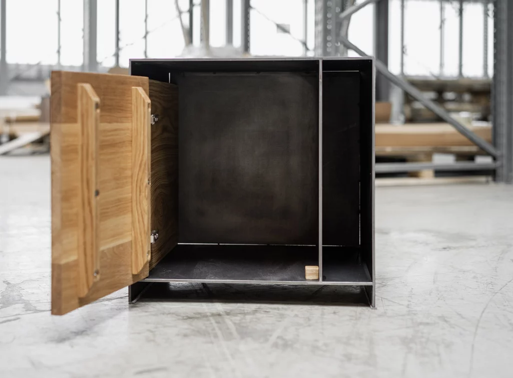 Nachttisch Metall Ansicht vorne offen