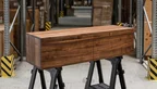 Nussbaum Sideboard mit Wandaufhängung massiv nach Maß