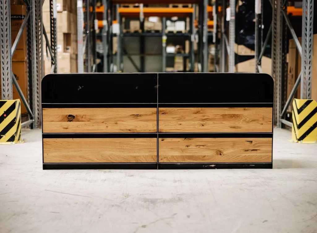Sideboard Stahl mit 4 Schubladen in Eiche gefertigt