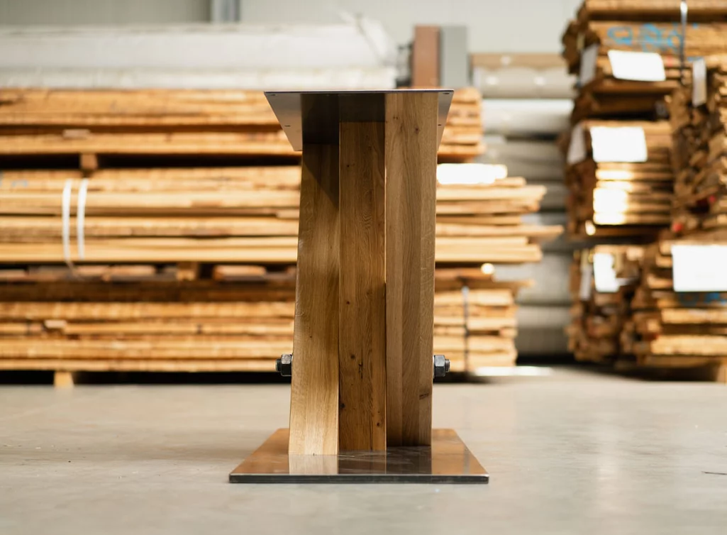 Tisch Mittelfuß Untergestell nach Maß in Holz und Stahl Tisch Mittelfuß Untergestell nach Maß in Holz und Stahl