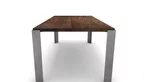 Nussbaumtisch mit Stahlbeinen nach Maß