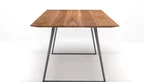 Minimal Design Tisch modern mit Stahlkufen