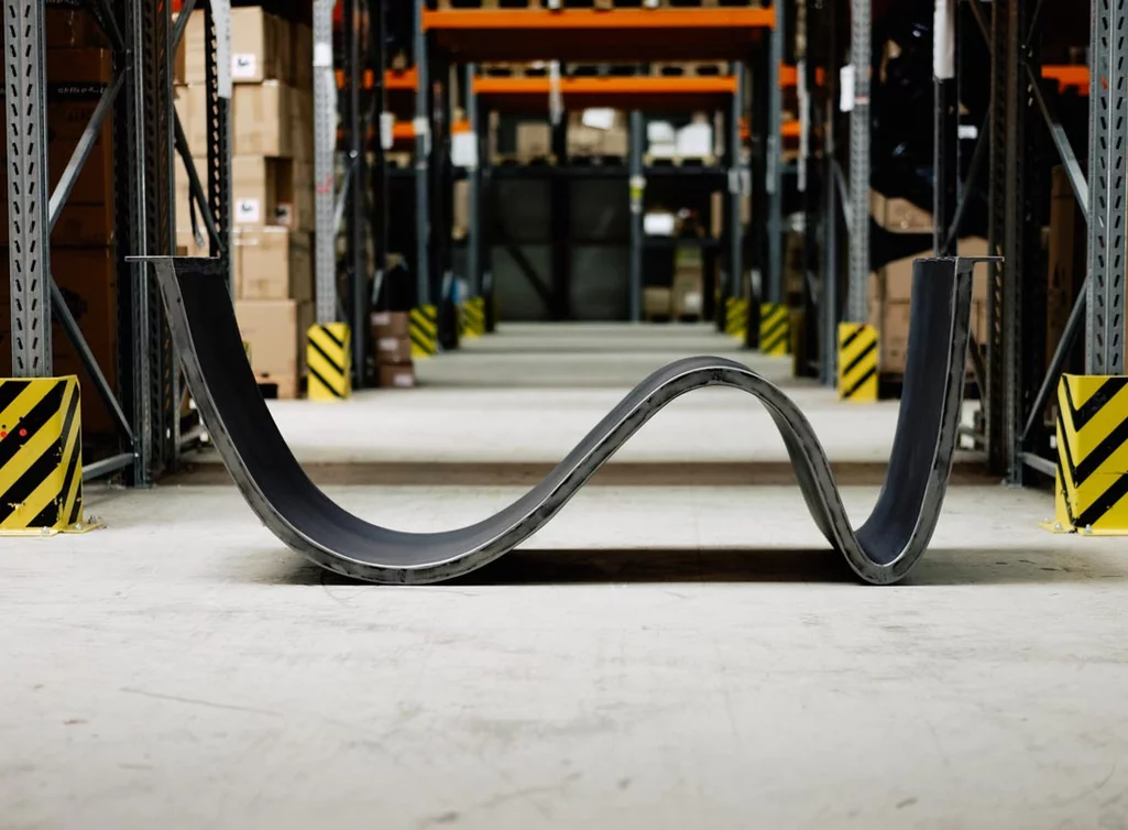 Industriedesign Tischgestell Wave Stahl auf Maß produziert Industriedesign Tischgestell Wave Stahl auf Maß produziert