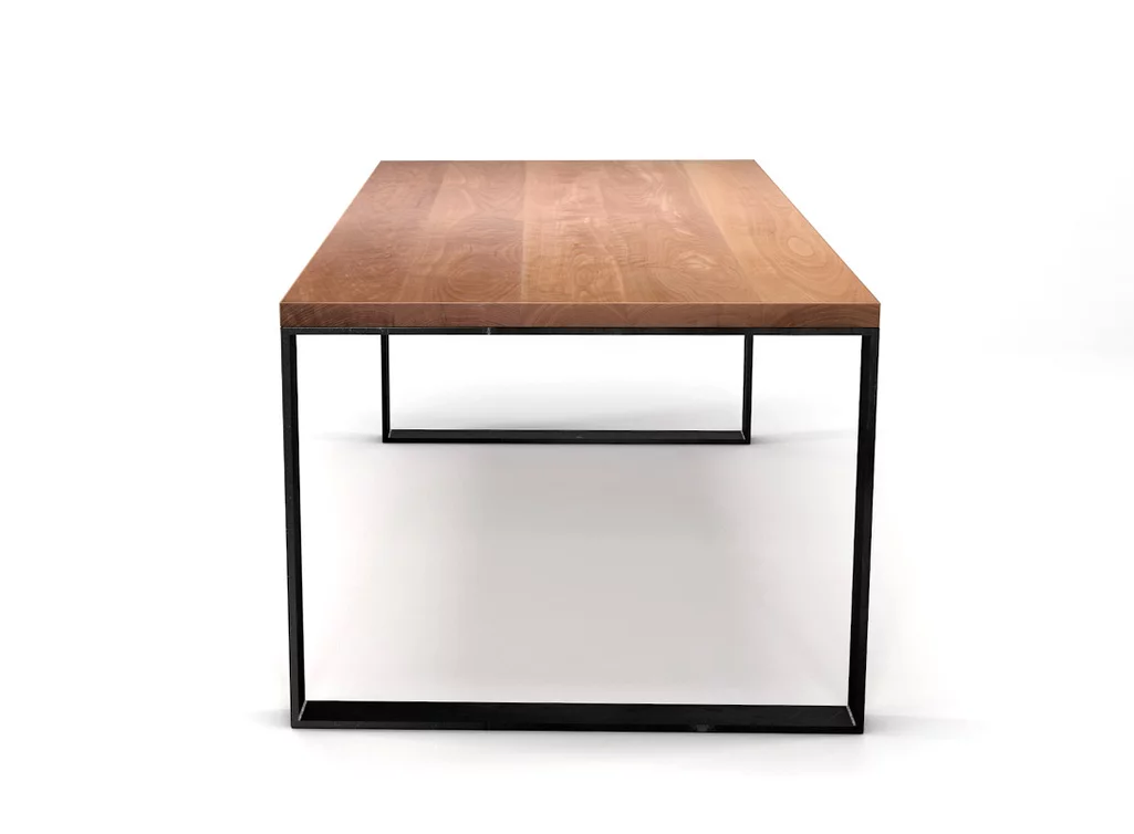 Tisch mit Metall Untergestell Tisch mit Metall Untergestell