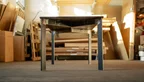 Nussbaumtisch mit Stahluntergestell im modernen Design ICL902-T