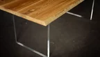 Tisch Acrylglas aus Eichenholz nach deinem Maß gefertigt.