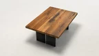 Couchtisch aus Altholz Eiche mit ast- und splintreicher Massivholz Tischplatte