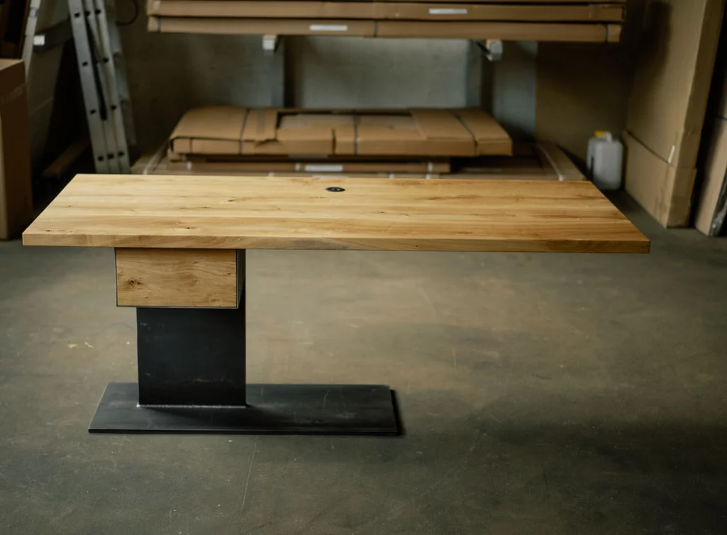 Moderner Schreibtisch aus Holz Eiche Moderner Schreibtisch aus Holz Eiche