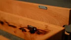 Tisch-Kabelkanal aus Buchenholz mit Magnet für Befestigung der Unterseitenplatte