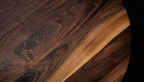 Nussbaum Massivholzplatte rund mit Astanteil