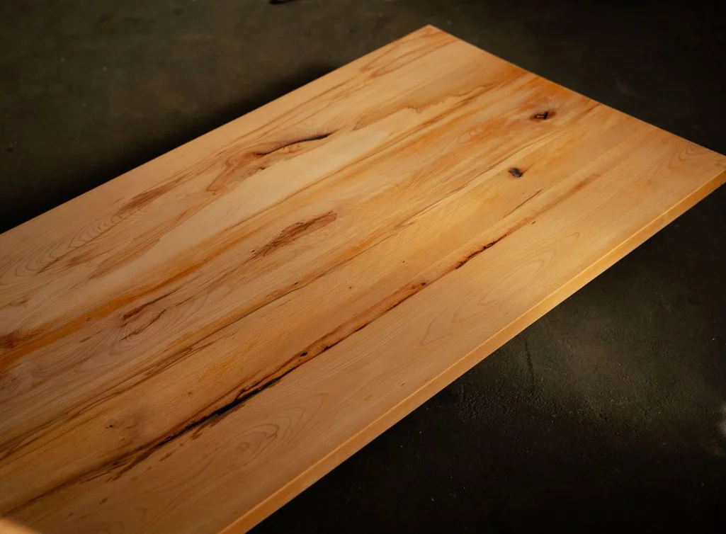 Detailansicht Kernbuche Tischplatte mit Astanteil sofort verfügbar