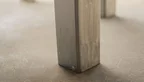 DAL401 Blankstahl-Gestell mit Kratzer am Tischbein