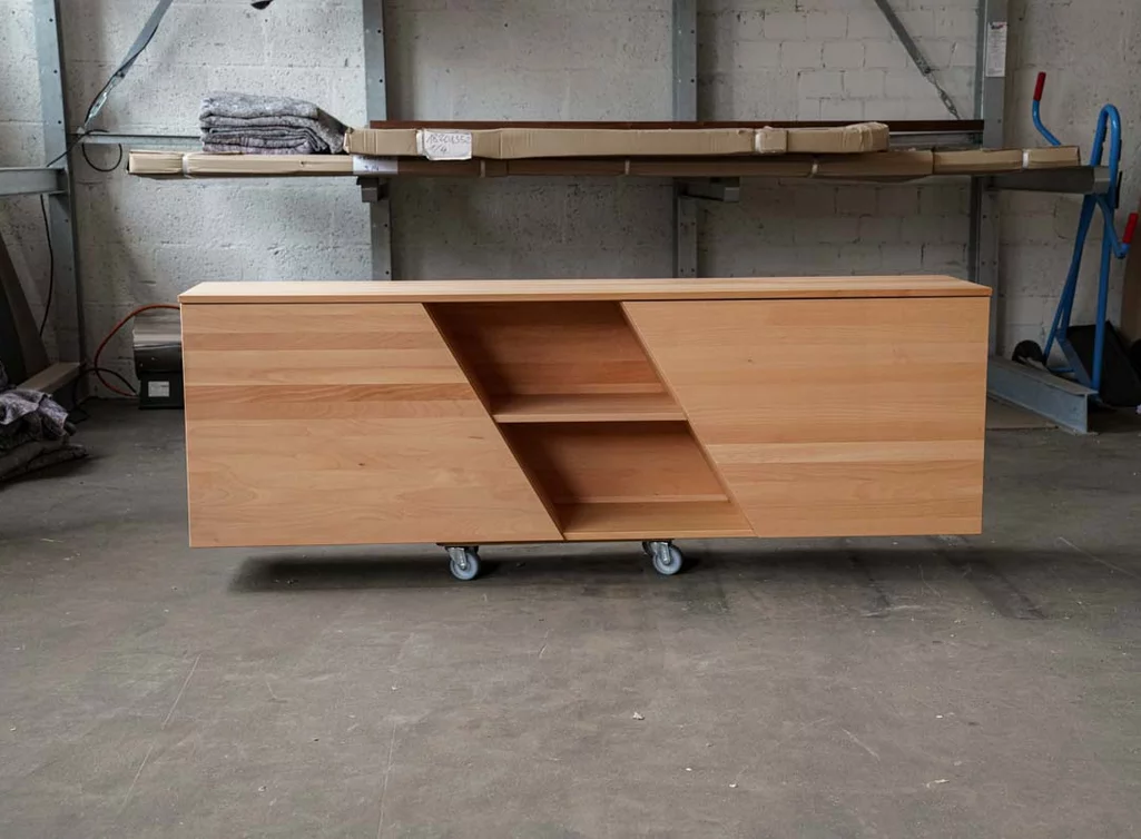 Buche Sideboard 190x40x60h cm weitgehend astfrei