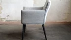 Esszimmerstuhl in einem modernen Design gefertigt